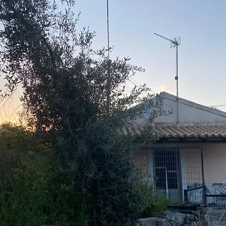Pouglia Traditional House Apartment