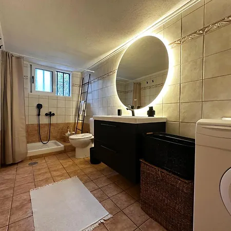 Pouglia Traditional House Loútsai